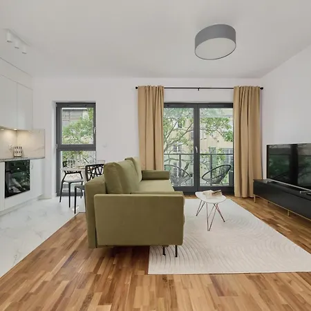 Cozy Studio With Balcony In Very Close To Main Market Square By Renters Breslau